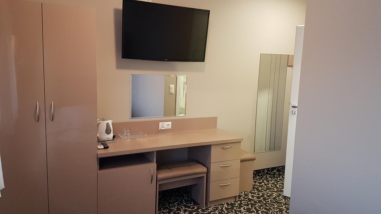 Hotel Gutland Wysokie Mazowieckie Екстериор снимка